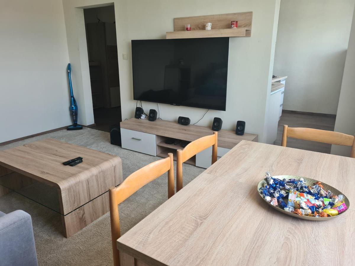 Apartman Valentin Apartment Komarno Exterior photo
